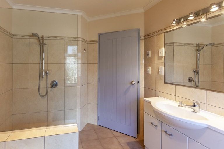 Photo of property in 9 Jervois Road, Jervoistown, Napier, 4112