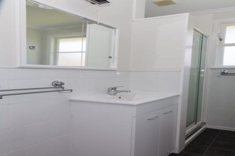 Photo of property in 1 Patea Place, Terrace End, Palmerston North, 4410