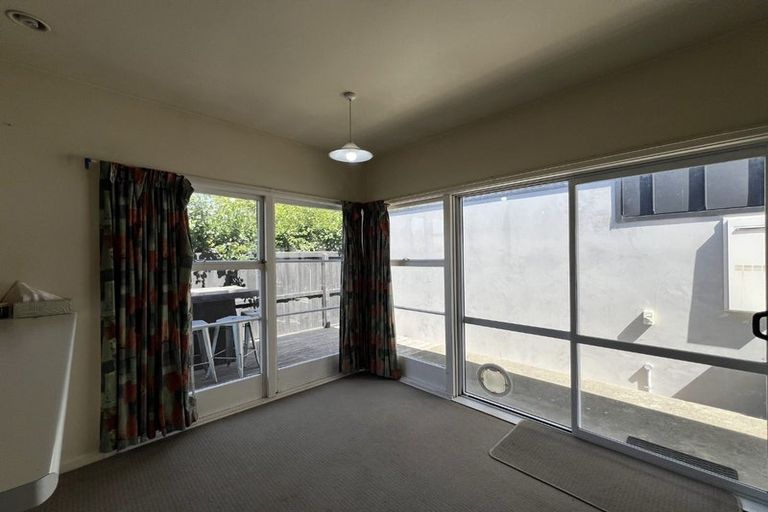 Photo of property in 2/69 Aikmans Road, Merivale, Christchurch, 8014