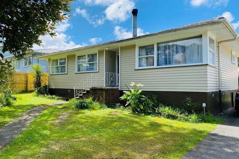 Photo of property in 51 Castleford Street, Green Bay, Auckland, 0604