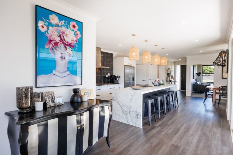 Photo of property in 30 Dogwood Way, Milson, Palmerston North, 4414