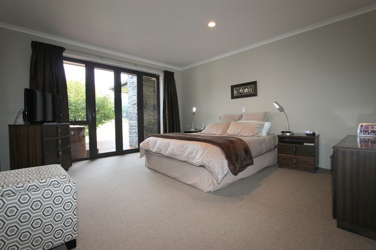 Photo of property in 191 Waikawa Road, Waikawa, Picton, 7220