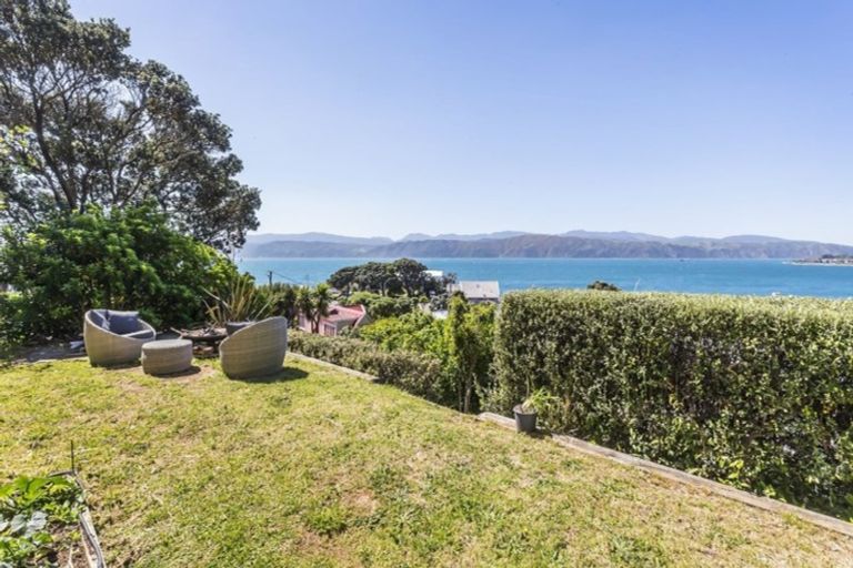 Photo of property in 225 Marine Parade, Seatoun, Wellington, 6022