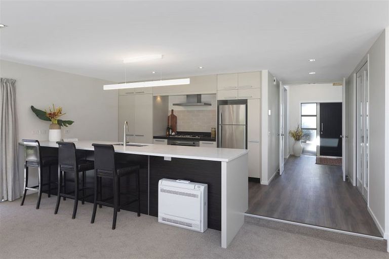 Photo of property in 72 Memorial Avenue, Ilam, Christchurch, 8053