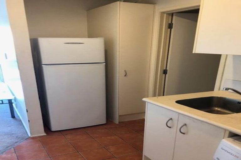 Photo of property in 17d/30 Westward Ho, Glen Eden, Auckland, 0602