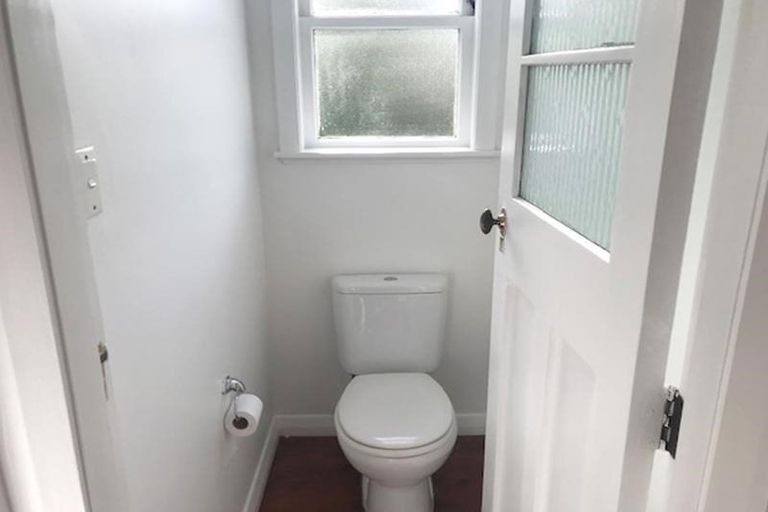 Photo of property in 17 Posa Avenue, Henderson, Auckland, 0612