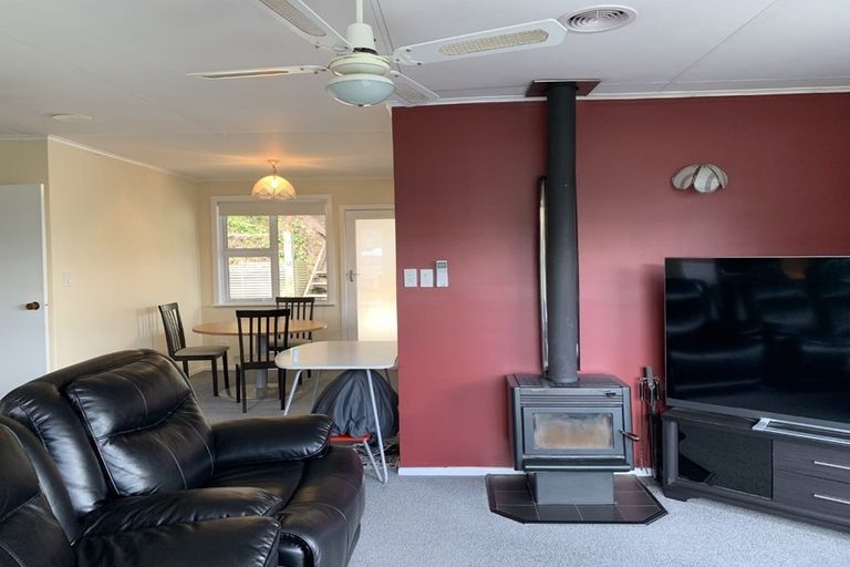 Photo of property in 14 Manor Drive, Stokes Valley, Lower Hutt, 5019