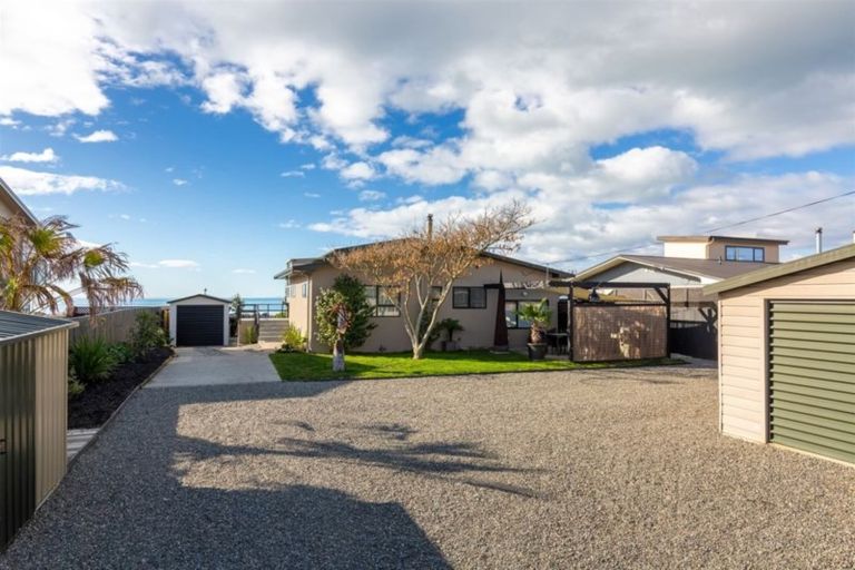 Photo of property in 21 Broadsea Avenue, Ruby Bay, Mapua, 7005