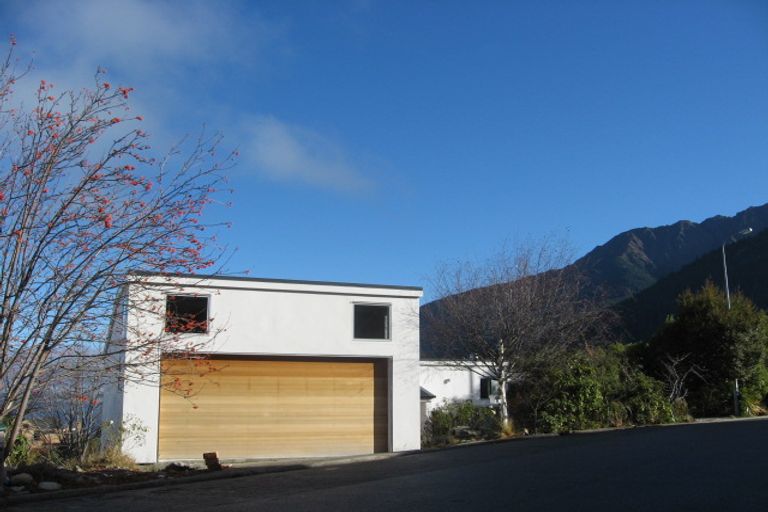 Photo of property in 8 Poole Lane, Queenstown, 9300