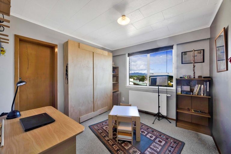 Photo of property in 15 Mount View Place, Spotswood, New Plymouth, 4310