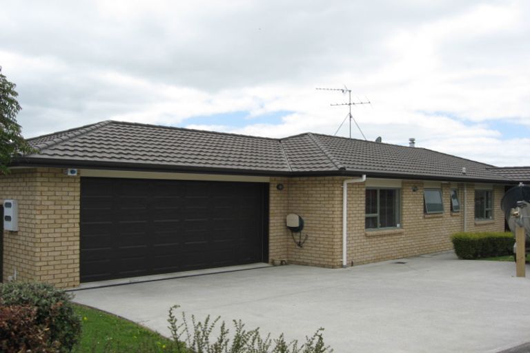 Photo of property in 50 Puriri Road, Pukekohe, 2120