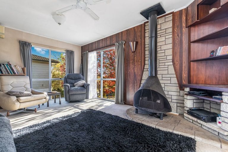 Photo of property in 8 Glucina Place, Glen Eden, Auckland, 0602