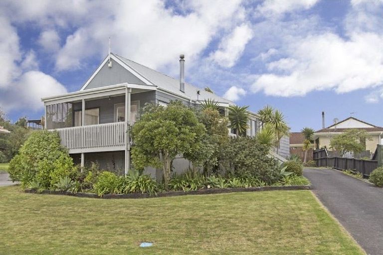 Photo of property in 46 Marendellas Drive, Bucklands Beach, Auckland, 2014