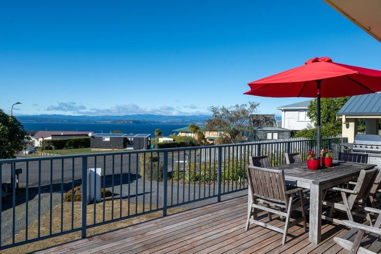 Photo of property in 33 Turangitukua Terrace, Kuratau, Turangi, 3381