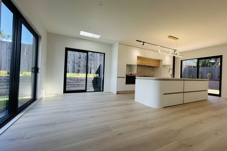 Photo of property in 17d Sorrel Crescent, Bucklands Beach, Auckland, 2012