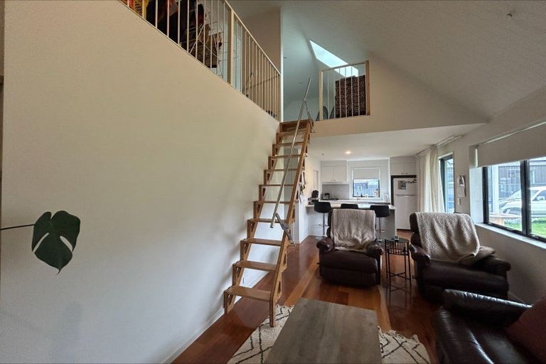 Photo of property in 16 Tomtit Crescent, Lake Hawea, 9382