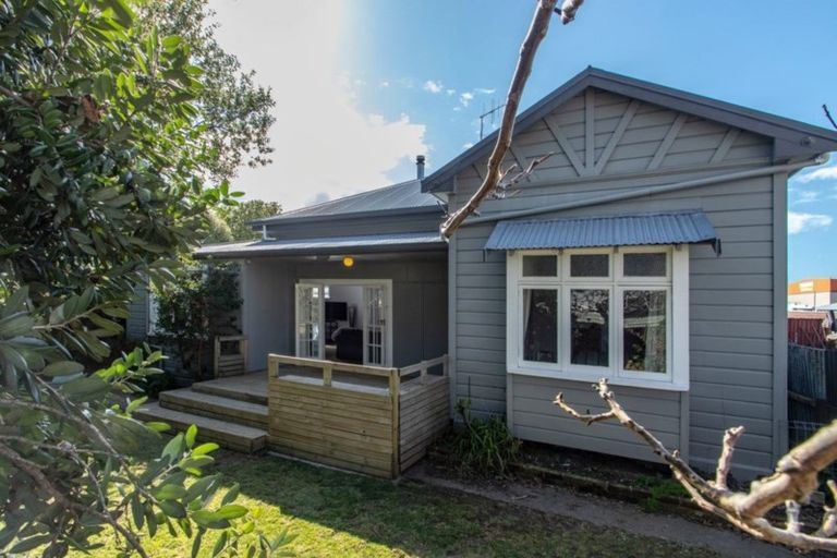 Photo of property in 99 Wellesley Road, Napier South, Napier, 4110