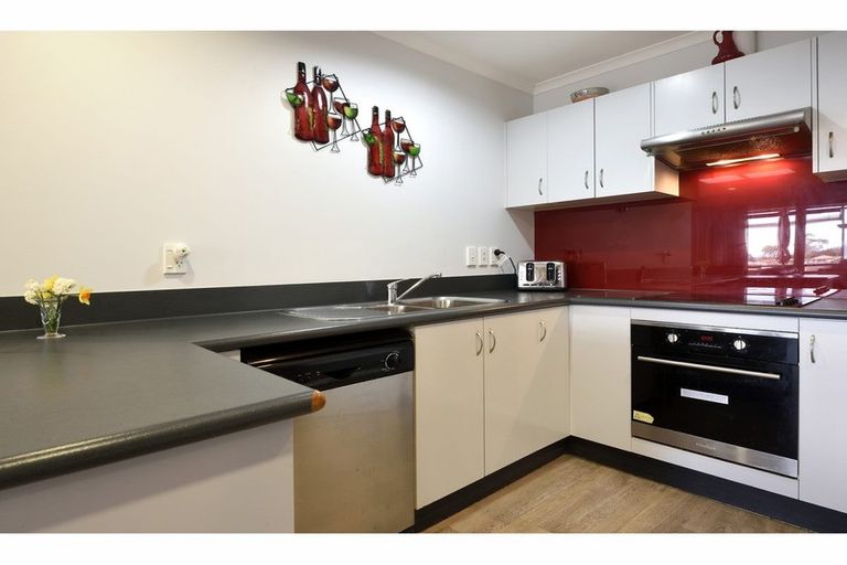 Photo of property in 14 Wiltshire Place, Stoke, Nelson, 7011