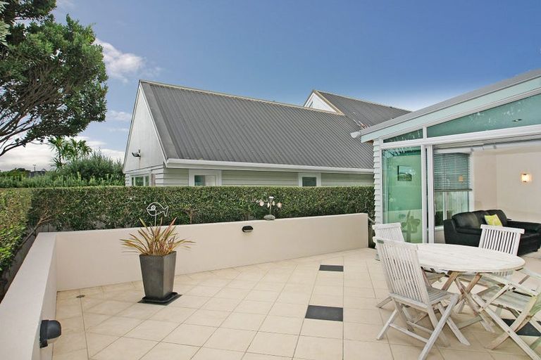 Photo of property in 36 Mantell Street, Seatoun, Wellington, 6022