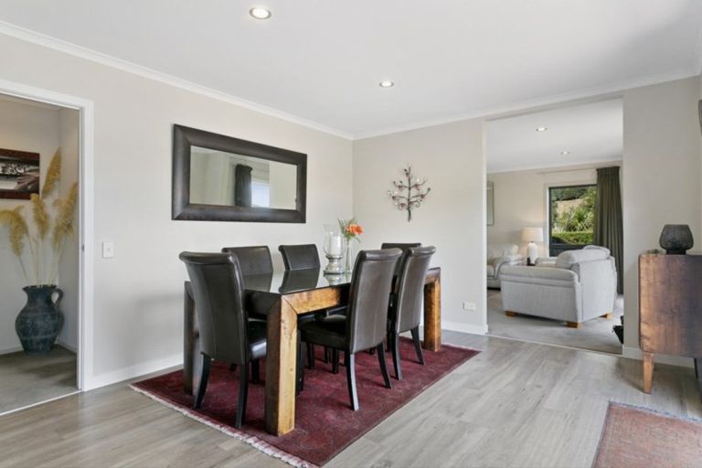 Photo of property in 34 Piro Place, Acacia Bay, Taupo, 3385
