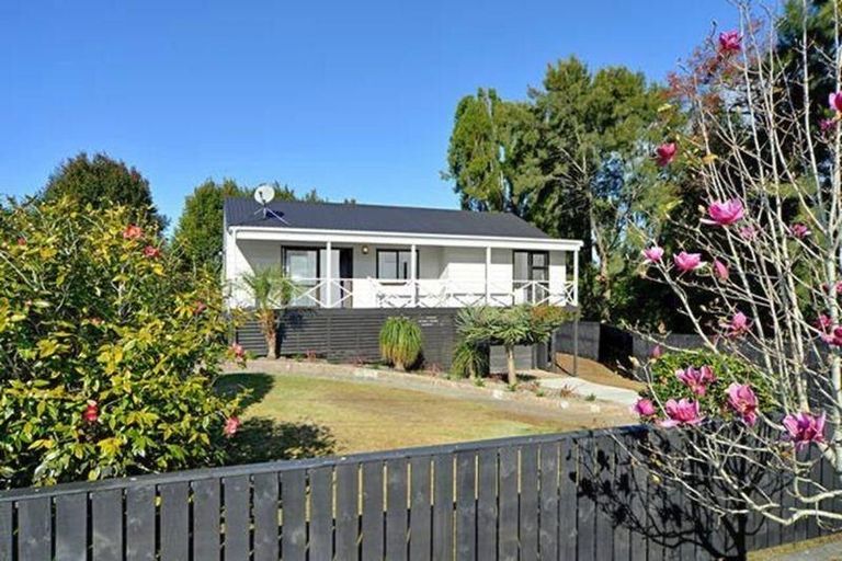 Photo of property in 10b Eden Street, Mangere East, Auckland, 2024