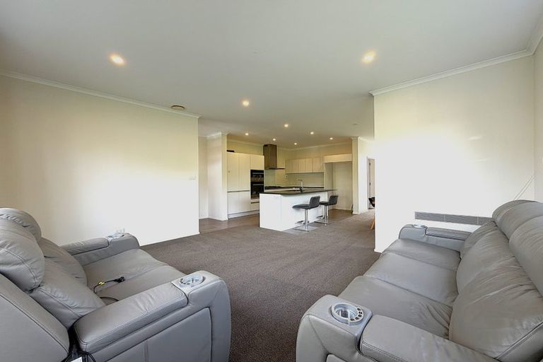 Photo of property in 63 Te Oneroa Way, Long Bay, Auckland, 0630