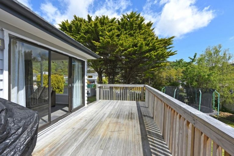 Photo of property in 95 Horoeka Street, Stokes Valley, Lower Hutt, 5019
