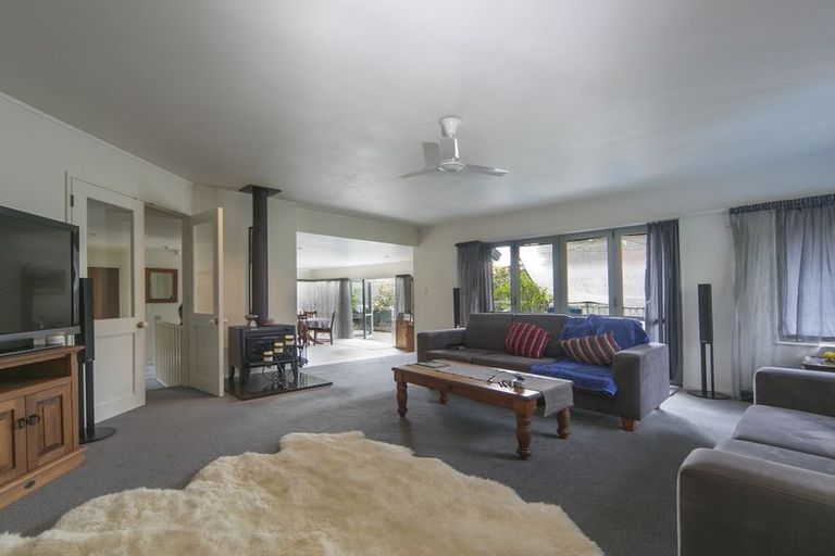 Photo of property in 2/160 Cliff View Drive, Green Bay, Auckland, 0604