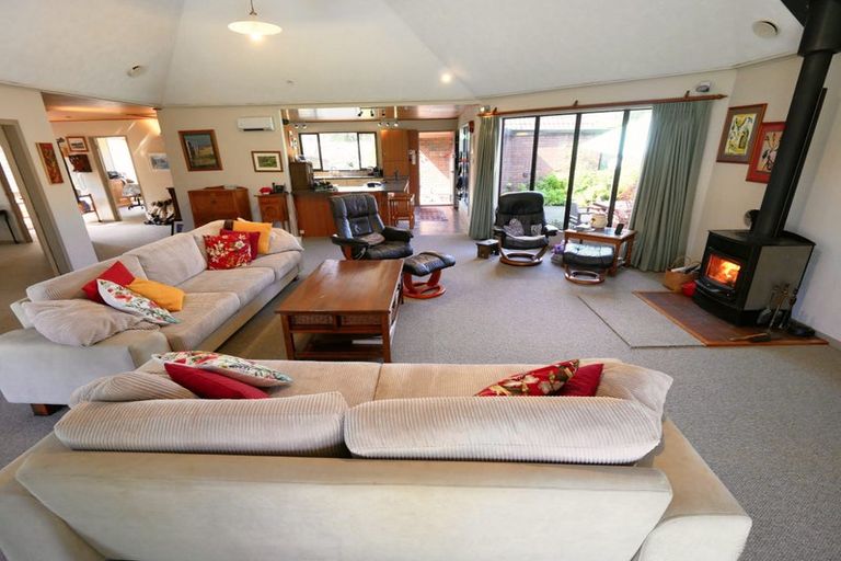 Photo of property in 119 Paekakariki Hill Road, Pauatahanui, Porirua, 5381