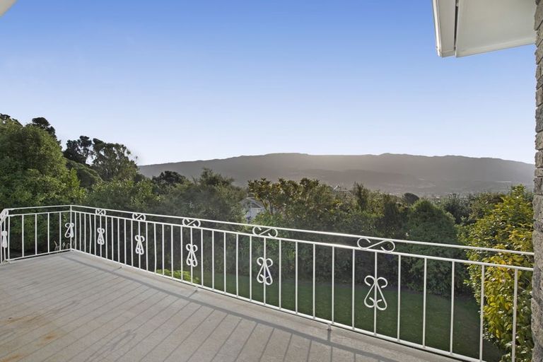 Photo of property in 13 Wilmshurst Place, Tawa, Wellington, 5028