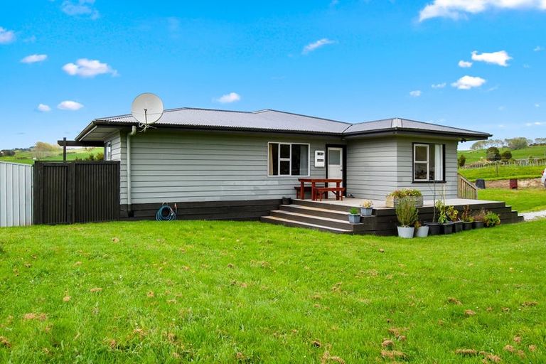 Photo of property in 17 Ranganui Road, Kaiwaka, 0573