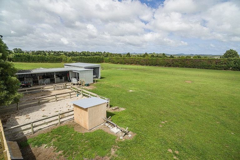 Photo of property in 74 Old Railway Road, Kumeu, 0892