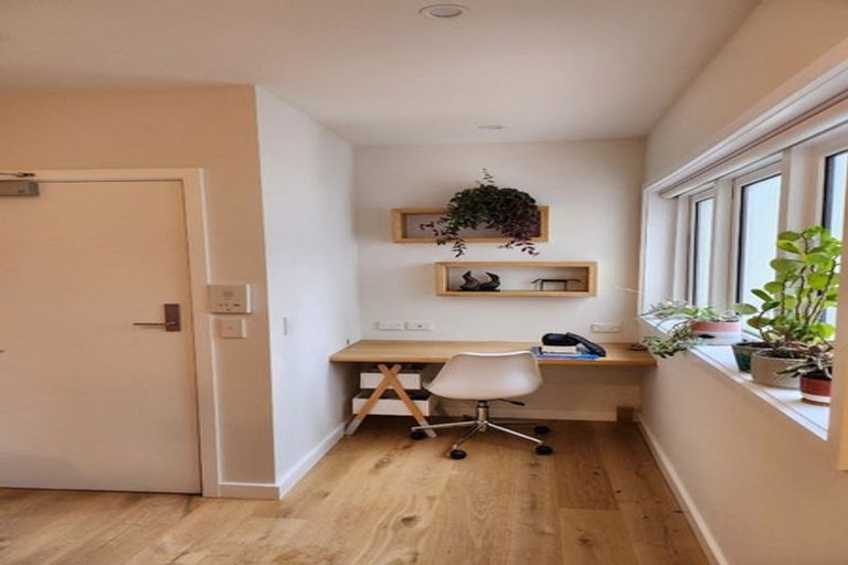 Photo of property in Rehutai Flats, 6/268 Oriental Parade, Oriental Bay, Wellington, 6011