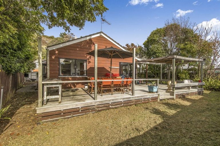 Photo of property in 37 Glennandrew Drive, Half Moon Bay, Auckland, 2012