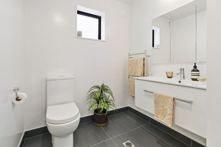 Photo of property in 18/104 Maupuia Road, Maupuia, Wellington, 6022