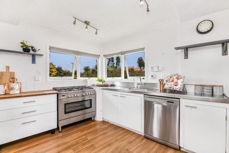 Photo of property in 2/10 Liverpool Street, Papakura, 2110