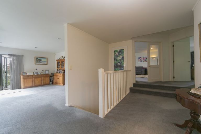 Photo of property in 2/160 Cliff View Drive, Green Bay, Auckland, 0604