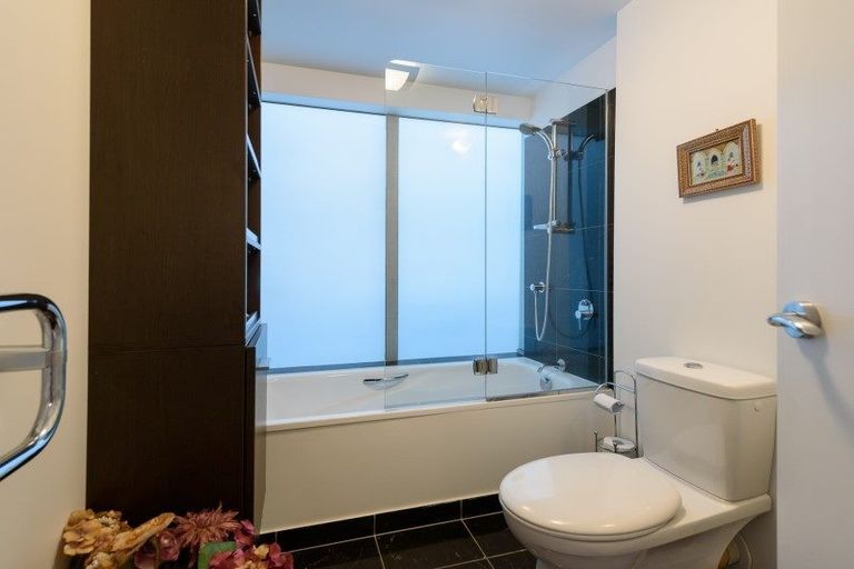 Photo of property in Aqua, 13/74 Oriental Parade, Oriental Bay, Wellington, 6011