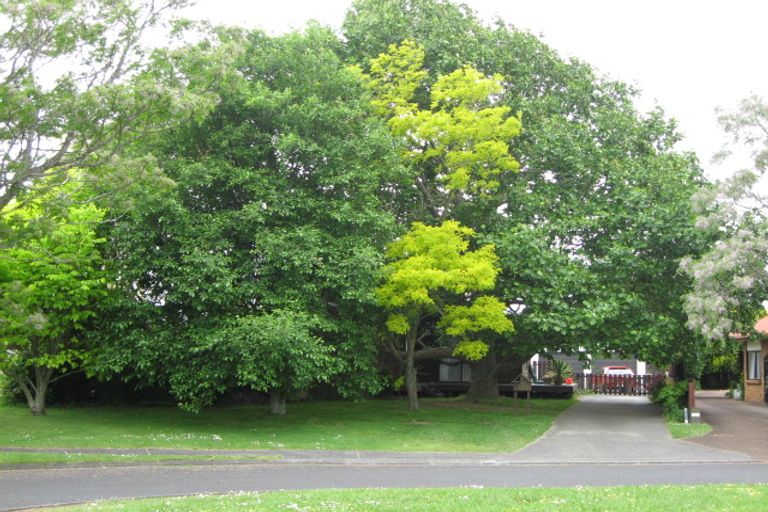 Photo of property in 10 Framalda Place, Conifer Grove, Takanini, 2112