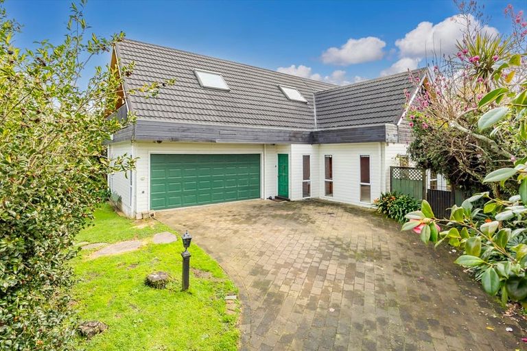 Photo of property in 93 Wiseley Road, West Harbour, Auckland, 0618