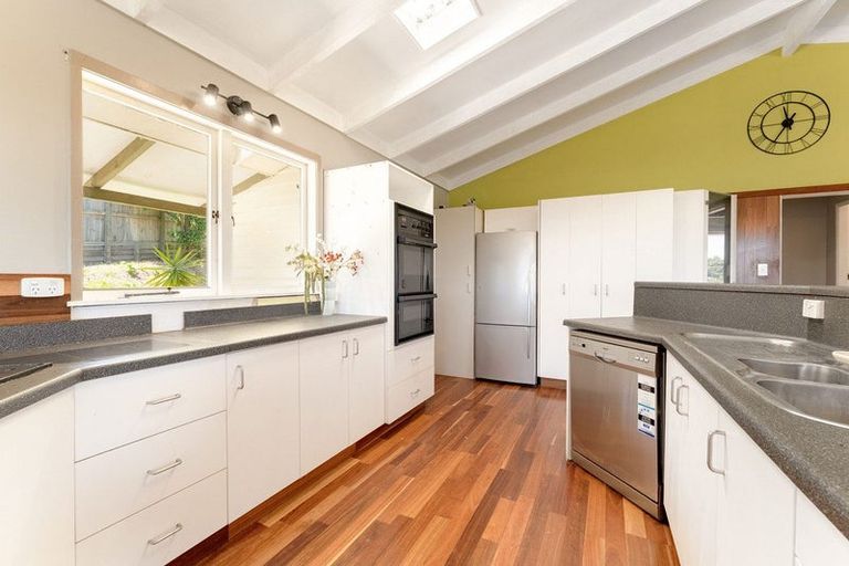 Photo of property in 200 Welcome Bay Road, Welcome Bay, Tauranga, 3112