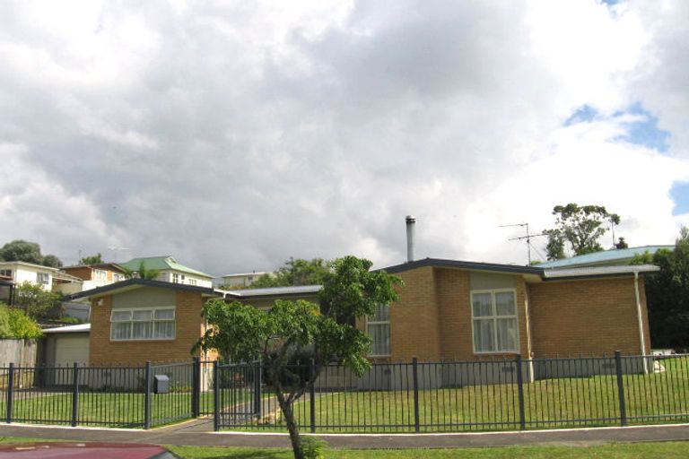 Photo of property in 4 Peter Mulgrew Street, New Windsor, Auckland, 0600