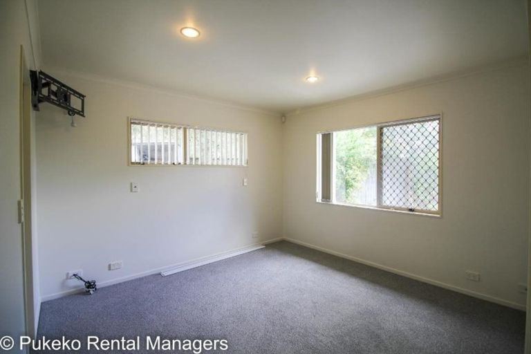 Photo of property in 6 Blackwood Drive, Wattle Downs, Auckland, 2103