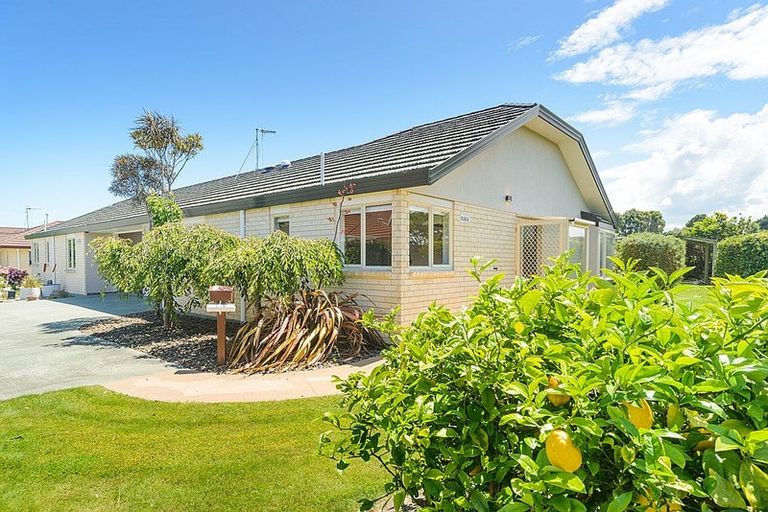 Photo of property in 9 Foxtail Fern, Kelvin Grove, Palmerston North, 4414