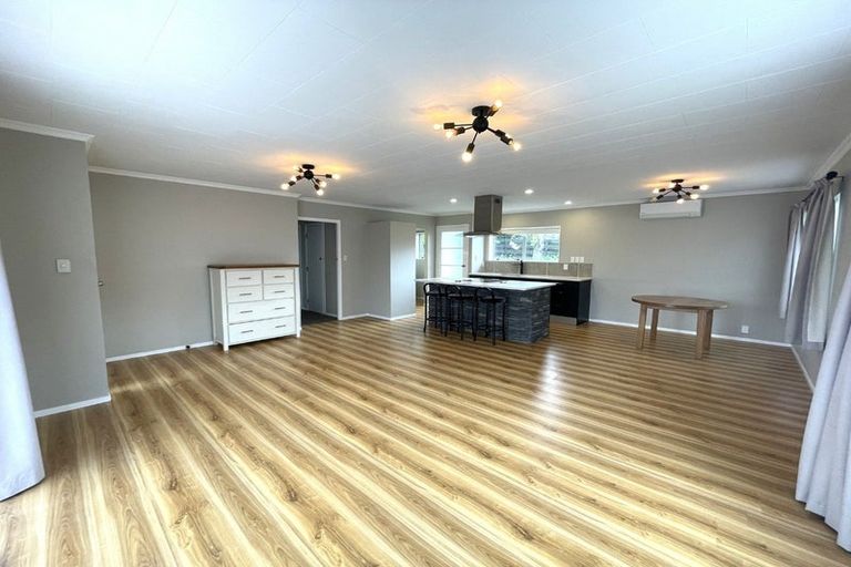 Photo of property in 27 Warkworth Grove, Bell Block, New Plymouth, 4312