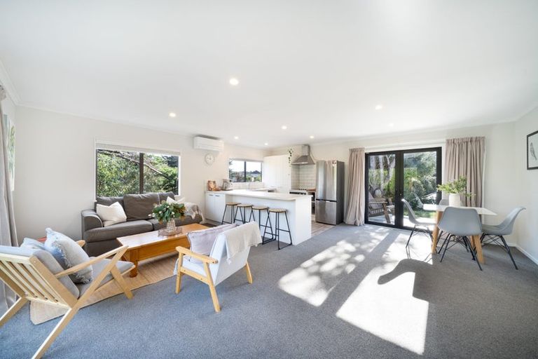 Photo of property in 21a Dorset Grove, Cannons Creek, Porirua, 5024