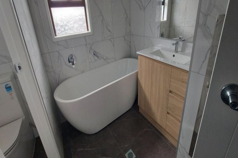 Photo of property in 708 Te Atatu Road, Te Atatu Peninsula, Auckland, 0610