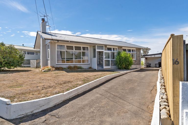 Photo of property in 16 Wavell Crescent, Lansdowne, Masterton, 5810