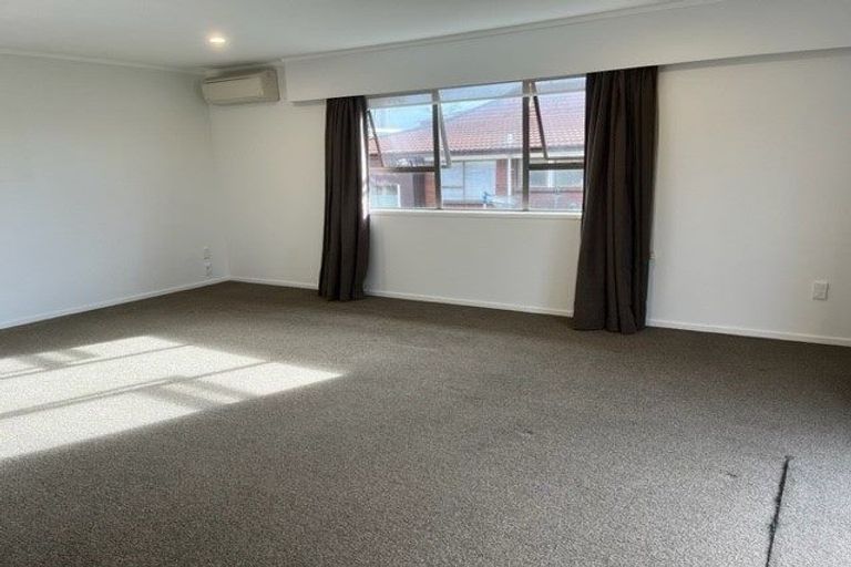 Photo of property in 1/41 Pigeon Mountain Road, Half Moon Bay, Auckland, 2012