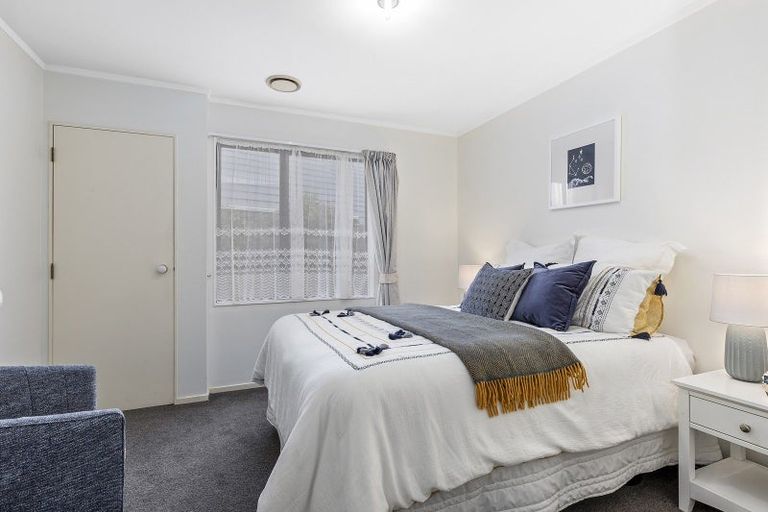 Photo of property in 2 Erskine Close, Island Bay, Wellington, 6023